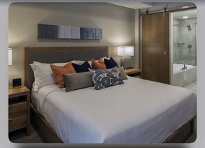 3 Schlafzimmer, Zimmersafe, Schreibtisch, Bügeleisen/Bügelbrett