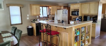 Charming 3-bedroom house with WiFi, AC, in pleasant Williamson Valley, Prescott