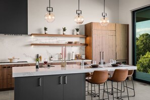 Refrigerador, microondas, horno, placa de cocina