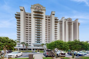 Exterior - Unwind in a lakefront condo with AC, pool, hot tub & fitness center close to fun (Orlando)