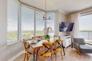 Dining - Unwind in a lakefront condo with AC, pool, hot tub & fitness center close to fun (Orlando)