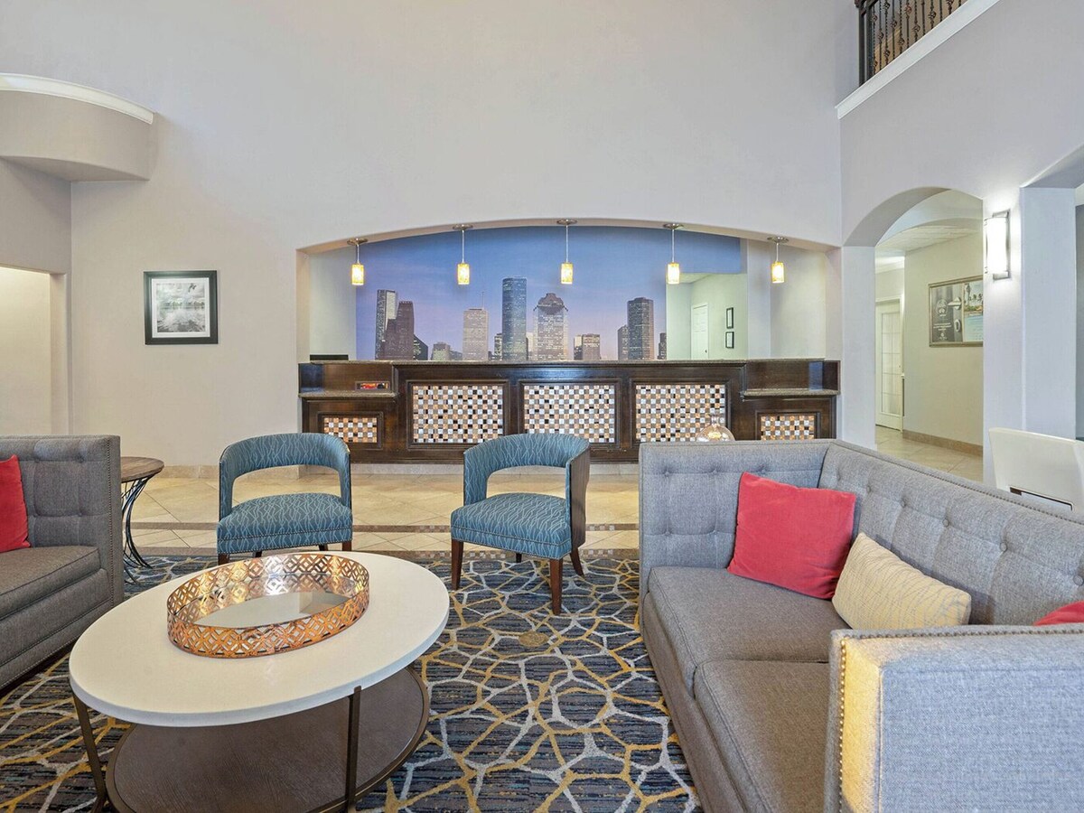 Photo 4 of King Suite Ideal for Family Getaway w/ Pool Access | Close to Vibrant Chinatown