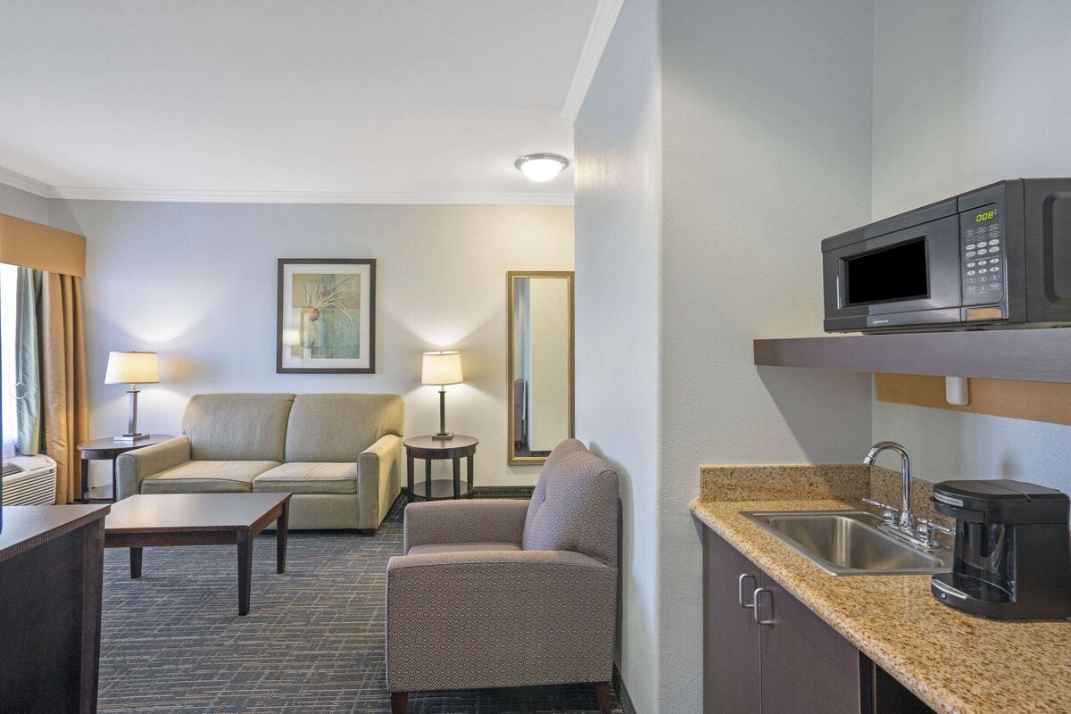 Photo 7 of King Suite Ideal for Family Getaway w/ Pool Access | Close to Vibrant Chinatown