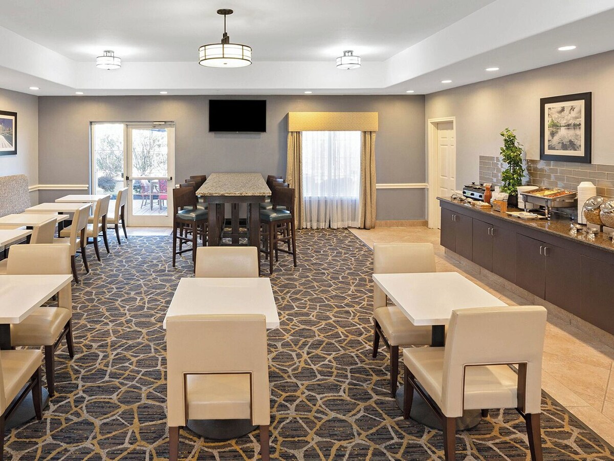 Photo 9 of King Suite Ideal for Family Getaway w/ Pool Access | Close to Vibrant Chinatown