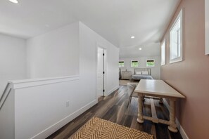 3 chambres, bureau, Wi-Fi gratuit, draps fournis