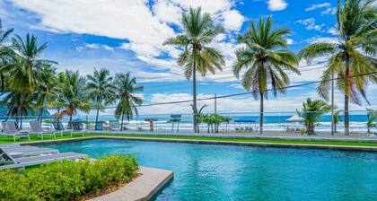 Beachfront condo with direct sand access, ocean views & vibrant nightlife nearby