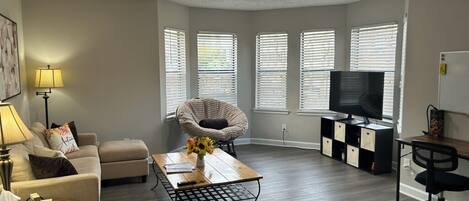 تلفزيون ذكي، كُتُب