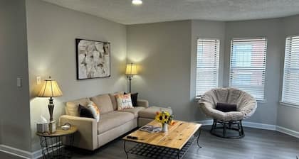 Urban Oasis in Historic Fourth Ward - Walk to Uptown - WiFi & Free Parking
