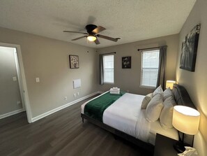 2 bedrooms, desk, iron/ironing board, free WiFi