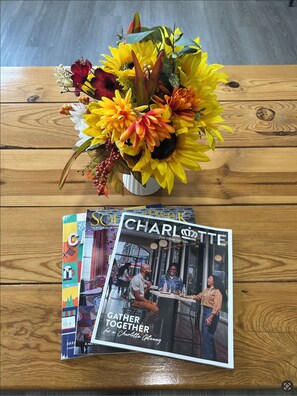 Interior detail - Urban Oasis in Historic Fourth Ward - Walk to Uptown - WiFi & Free Parking (Charlotte)