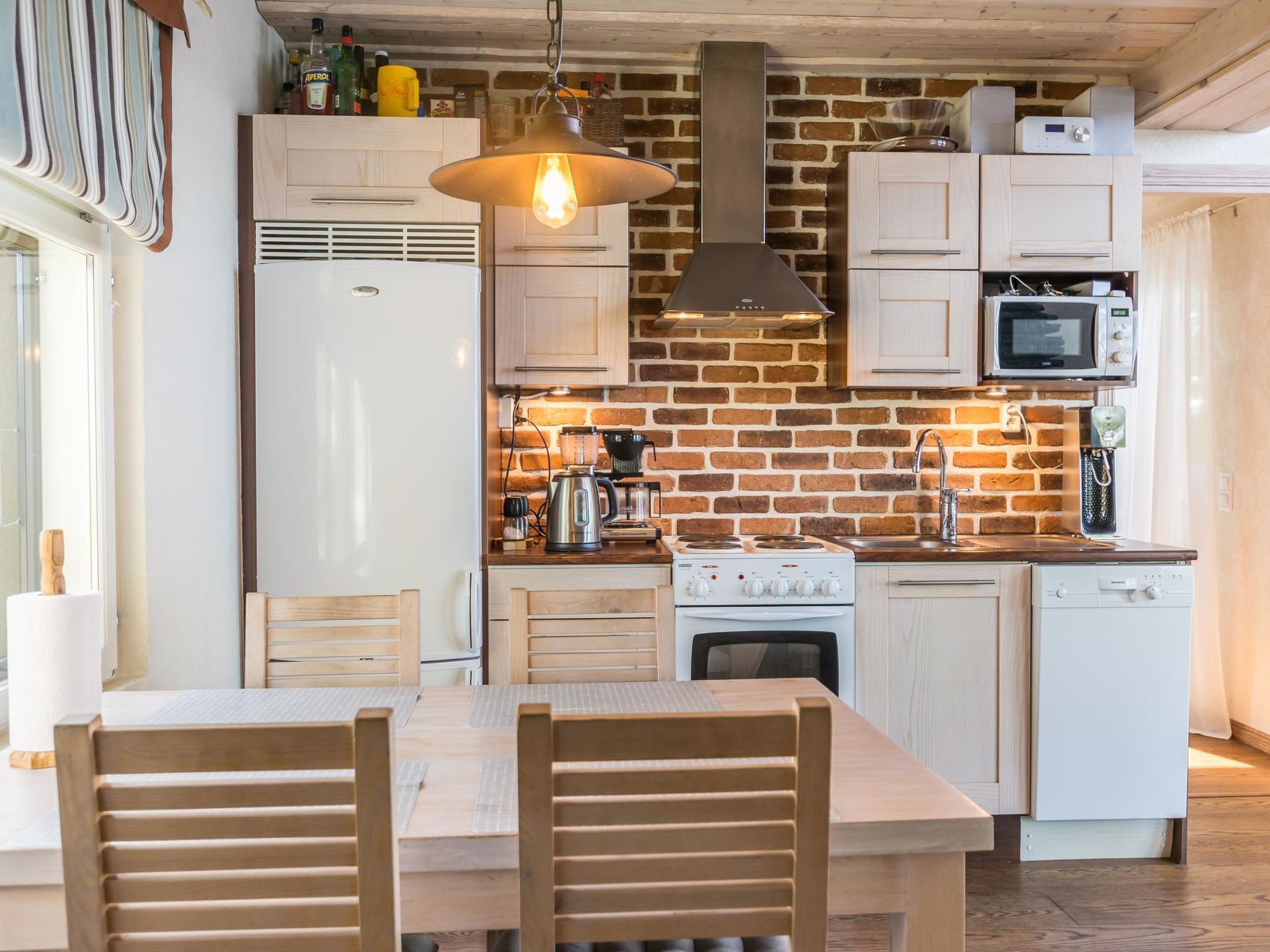 Fridge, microwave, dishwasher, cookware/dishes/utensils