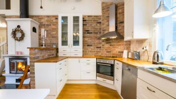 Réfrigérateur, micro-ondes, lave-vaisselle