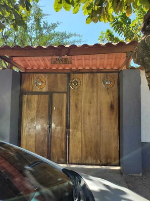 Exterior detail - Spacious house in brilliant La Libertad with WiFi and AC (La Libertad)