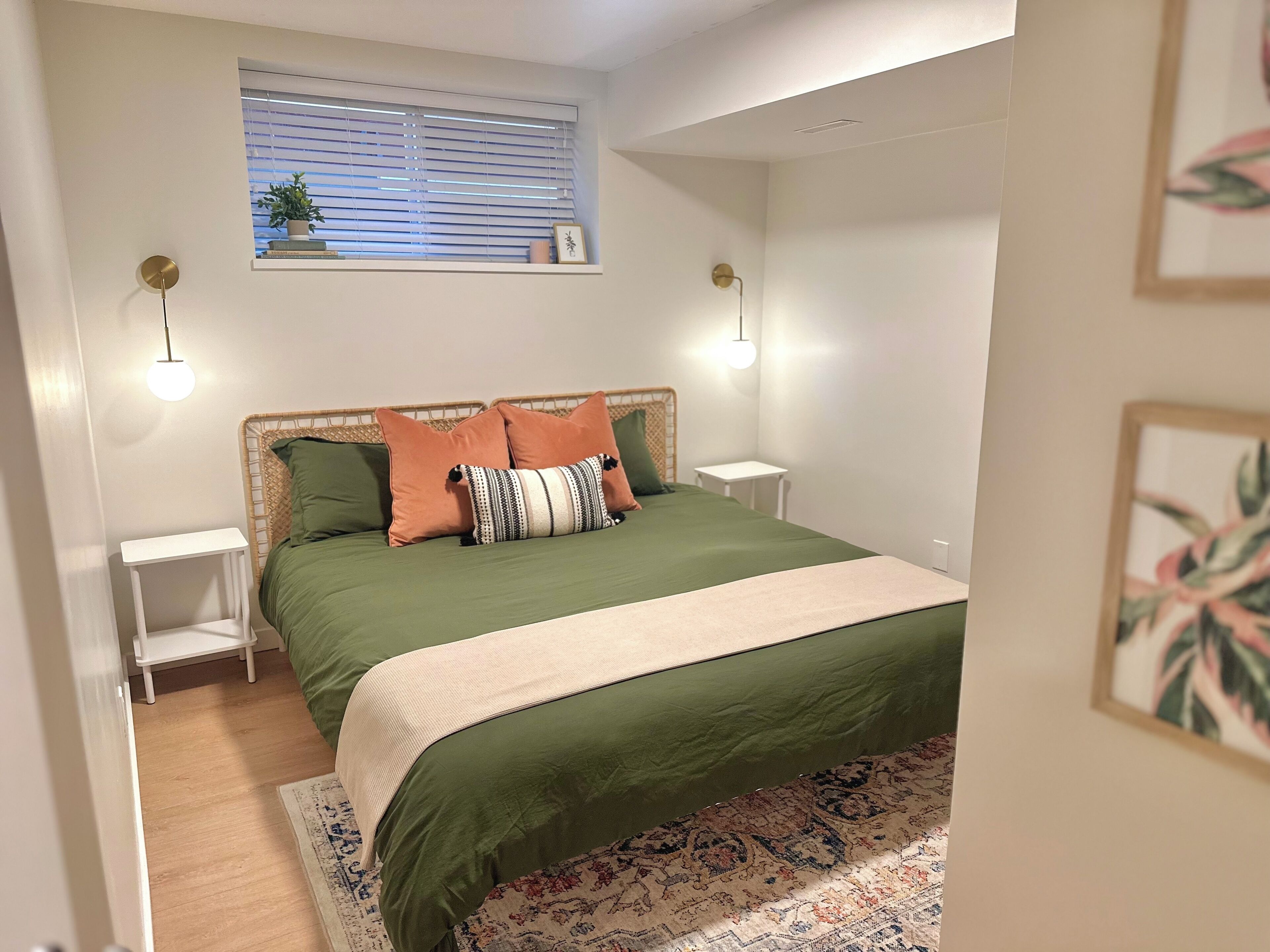 2 bedrooms, travel cot, free WiFi, bed sheets