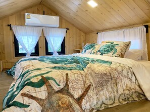 Loft design, para não fumantes, cozinha americana | 1 quarto, cofres nos quartos, escrivaninha