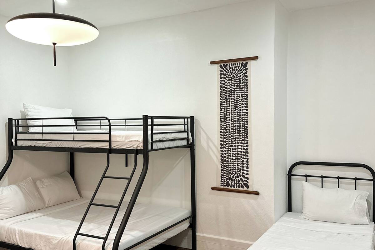 Classic Quadruple Room, Non Smoking, Partial Sea View | Free WiFi, bed sheets