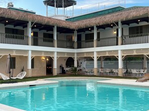 Outdoor pool - cclim resort with pool party (Lapu-Lapu)