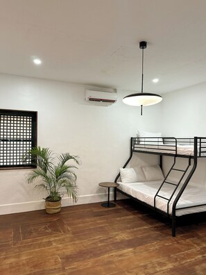 Classic Quadruple Room, Non Smoking, Partial Sea View | Free WiFi, bed sheets