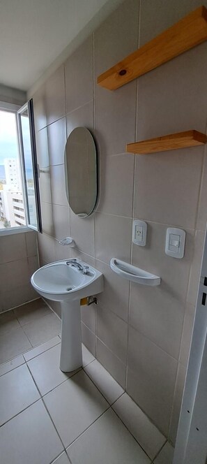 Dusche, Bidet, Handtücher