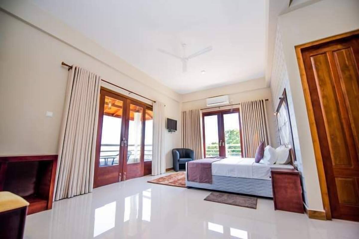 In-room safe, soundproofing, iron/ironing board, WiFi (free)