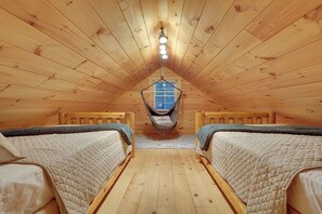 2 多间卧室、办公桌、免费 WiFi、床单