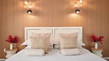 4 bedrooms, desk, iron/ironing board, travel cot