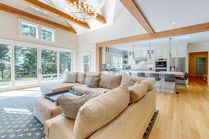 TV, peis og bordtennis