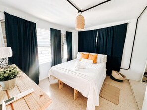 3 bedrooms, desk, free WiFi, bed sheets