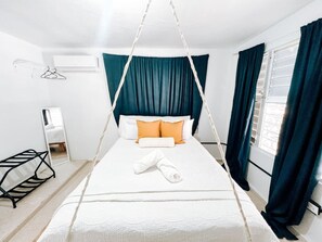 3 sovrum, skrivbord, gratis wi-fi och sängkläder