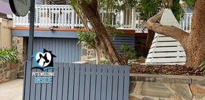 Exterior - 75 Seaview Rd, Victor Harbor - Saltwater + Sunsets Seaside Haven with Ocean Views and Family-Friendly Charm (Victor Harbor)
