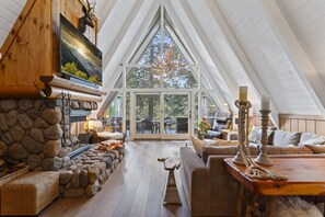 Smart-TV, peis, videospill og bordtennis