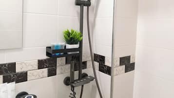 Classic Double Room, City View | Bathroom | Shower, towels, soap, shampoo