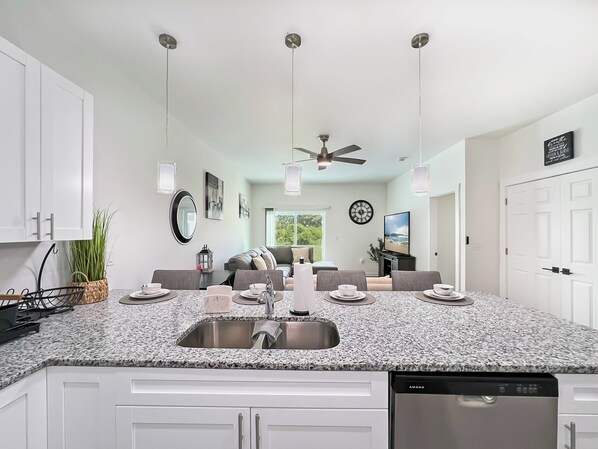 Interior - Charming 3-bedroom house in delightful Lehigh Acres with WiFi, AC (Lehigh Acres)