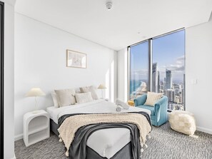 2 habitaciones, tabla de planchar con plancha, wifi y ropa de cama