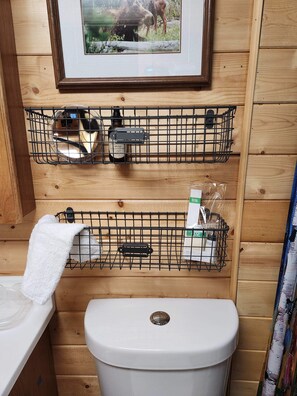 淋浴设施、吹风机、毛巾