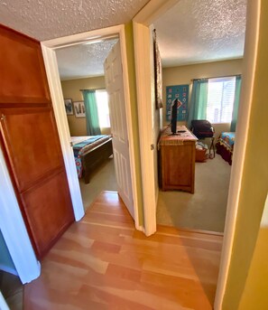 2 Schlafzimmer, Bügeleisen/Bügelbrett, Reisekinderbett, kostenloses WLAN