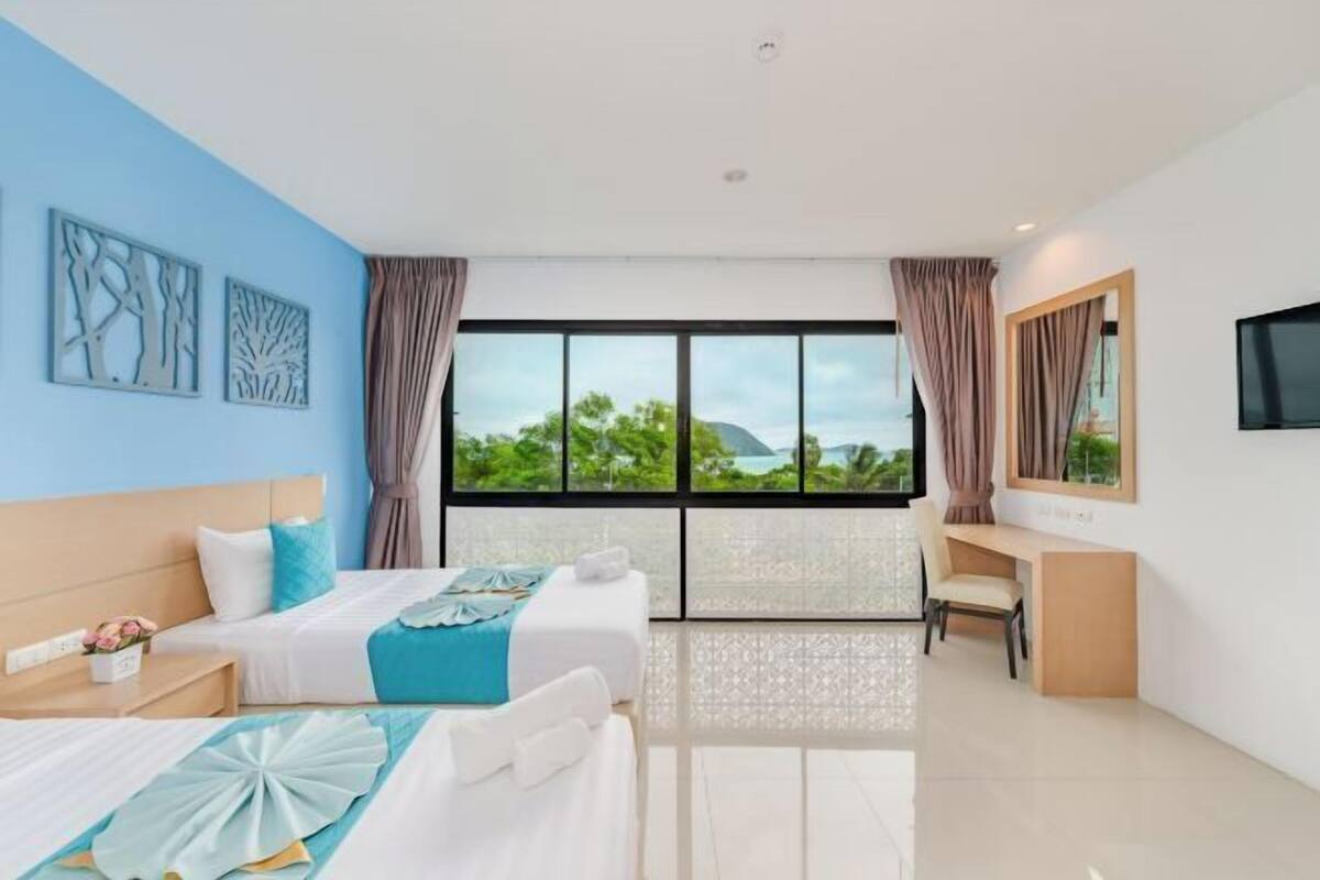Minibar, laptop workspace, rollaway beds, free WiFi