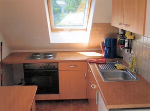 Refrigerador, horno, placa de cocina, cafetera/tetera