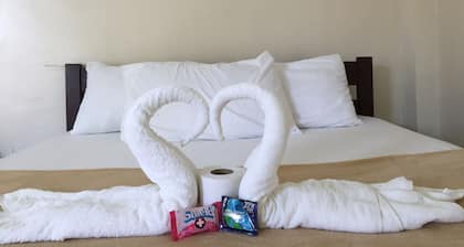 Junlyn Apartelle Economy room