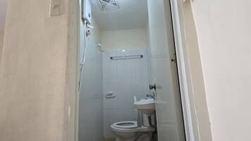 Shower, bidet, towels, soap