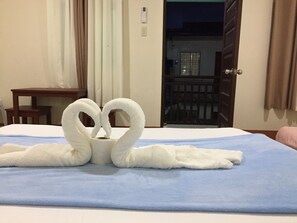 1 bedroom, WiFi, bed sheets - Junlyn Apartelle Economy room

 (Panglao)