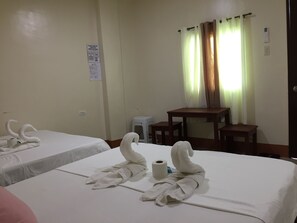 1 bedroom, WiFi, bed sheets - Junlyn Apartelle Economy room

 (Panglao)