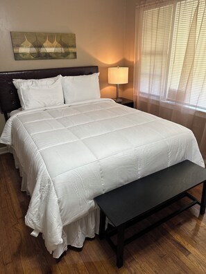 4 bedrooms, desk, iron/ironing board, free WiFi