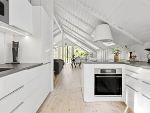Fridge, microwave, oven, dishwasher - "Andy" - 150m from the sea by Interhome (Gilleleje)