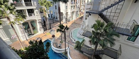 Kondominium Keluarga, 2 kamar tidur, pemandangan kolam renang | Pemandangan dari kamar