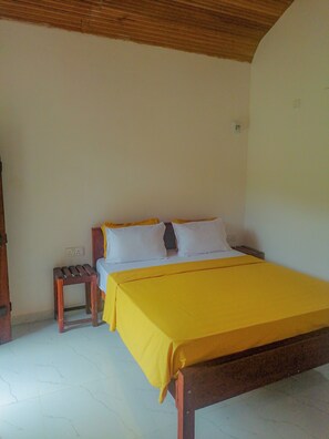 Deluxe Double Room, Private Bathroom, Mountain View