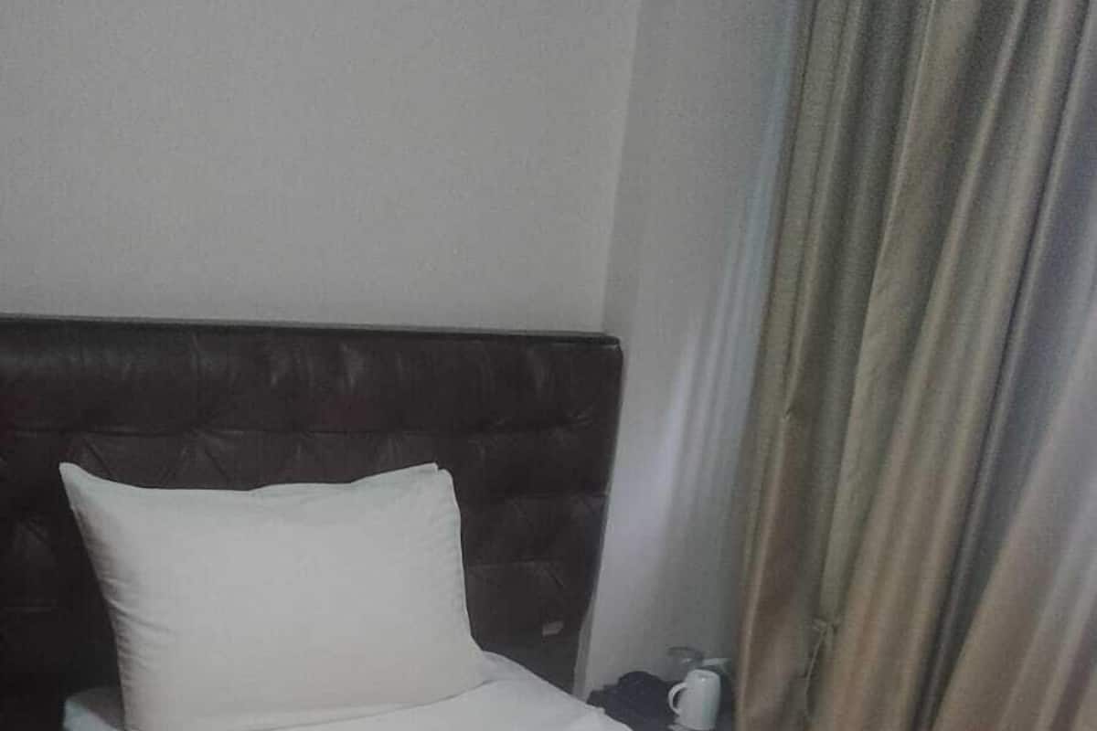 Single Room | Free WiFi