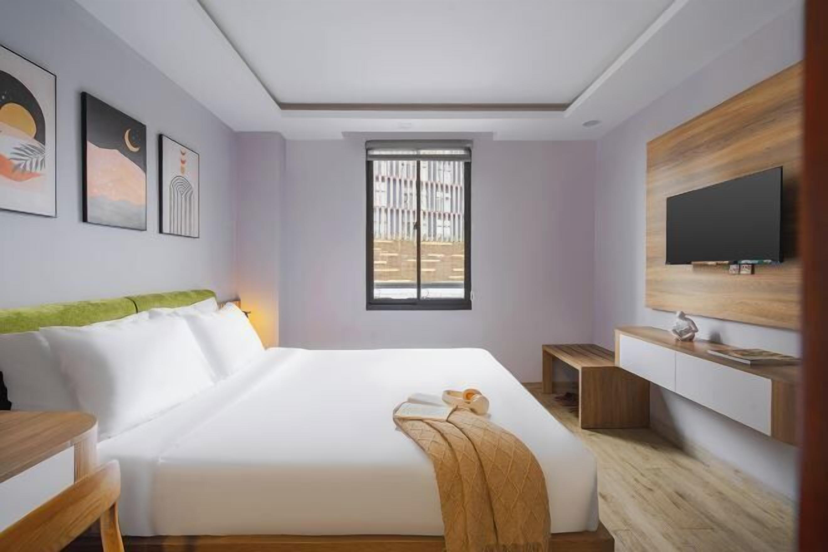 Minibar, bureau, espace de travail pour ordinateur portable