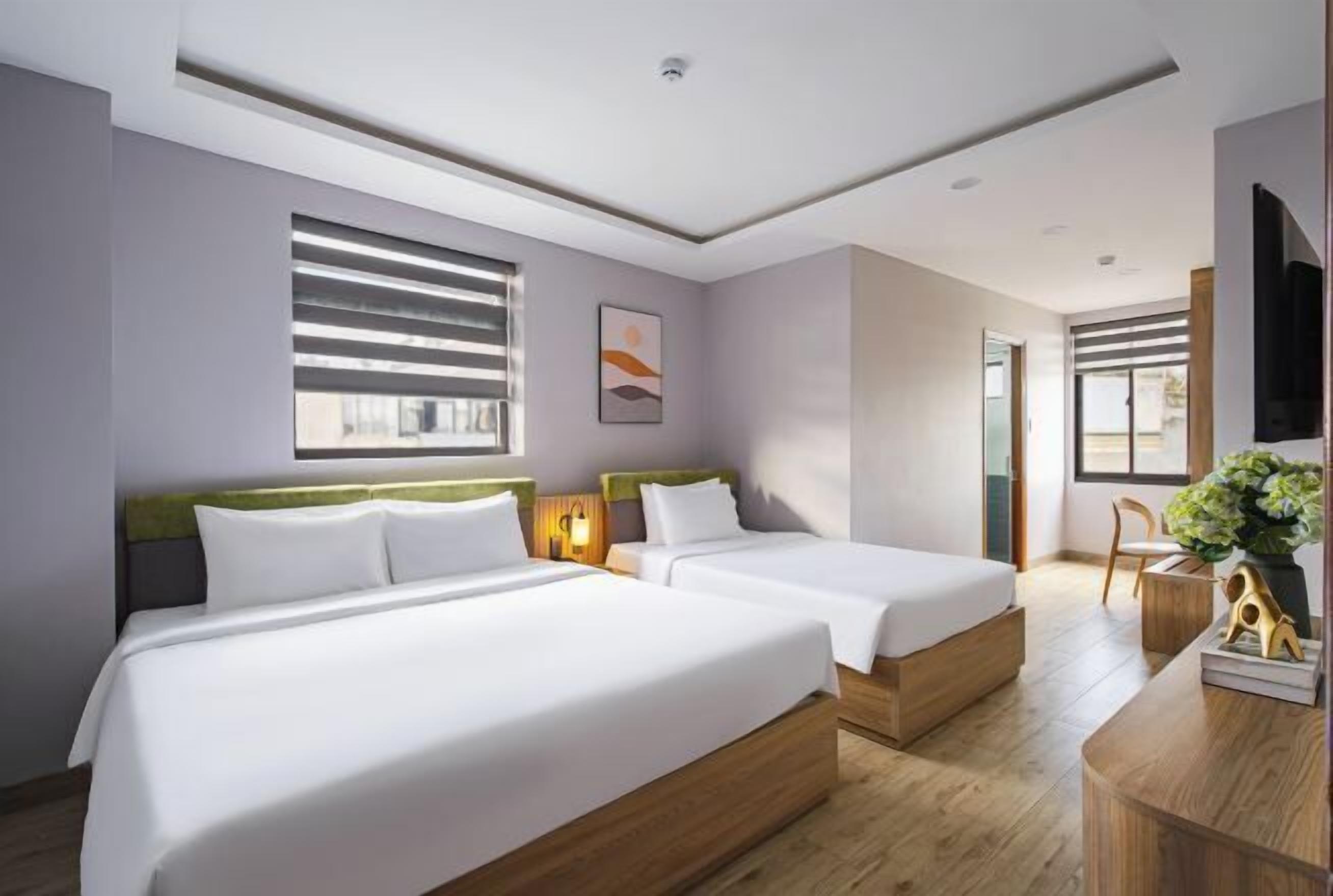 Minibar, bureau, espace de travail pour ordinateur portable