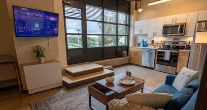Excellent 2BR Apartment Uptown
